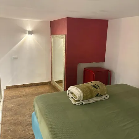 Appartamento Indipendente Al Centro Di *