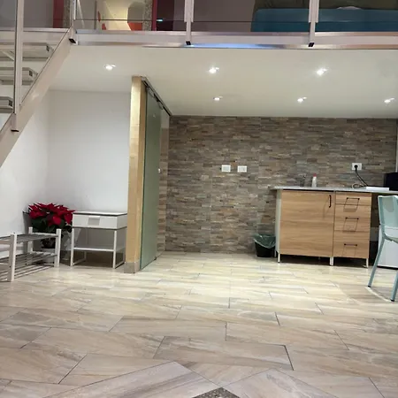Indipendente Al Centro Di Apartamento